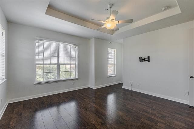 Building Photo - 602 Arbol