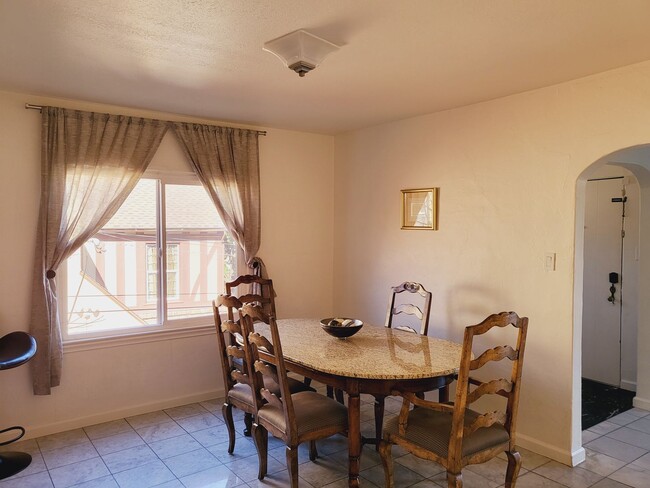 Building Photo - Charming Single Family Home