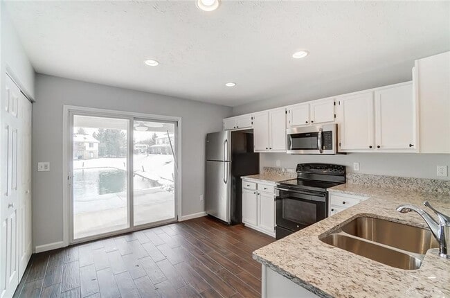 Building Photo - 2436 Tarpon Bay Dr