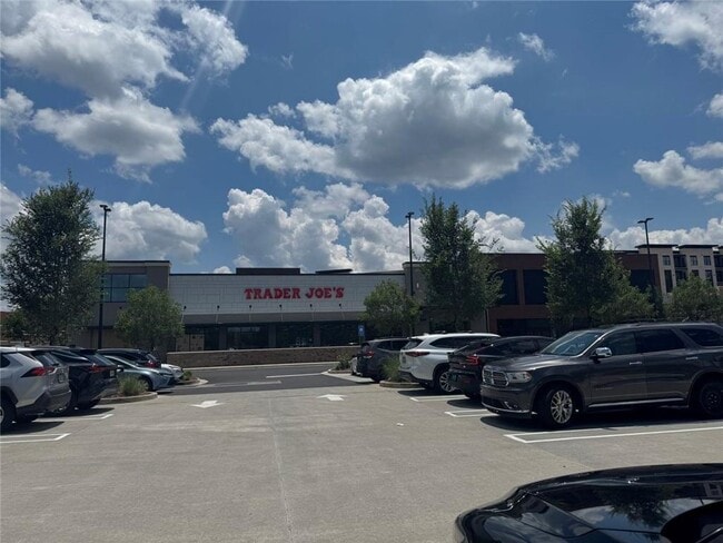 Building Photo - 400 Renwood Trl