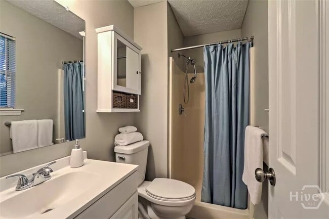 Building Photo - 130 Ropemaker Ln