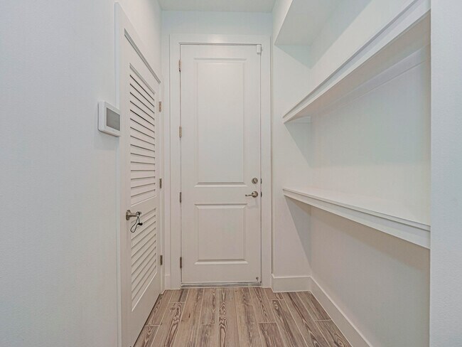 Building Photo - 11551 SW Viridian Blvd