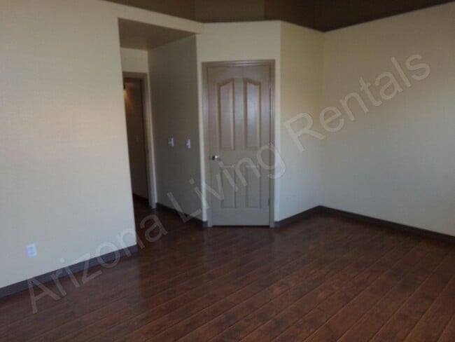 Building Photo - BEAUTIFUL HOME NEAR WALLECK RANCH