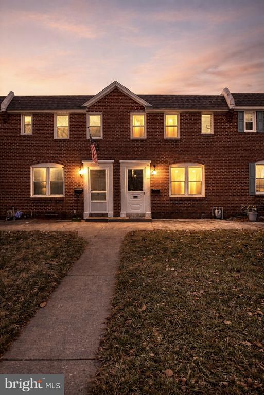 Building Photo - 119 E 11th Ave