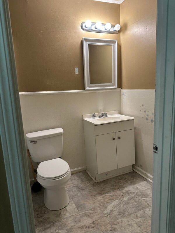Building Photo - 3503 Willow Ln