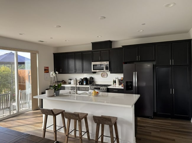 Building Photo - Gorgeous 4 bed, 2.5 bath in the Rice Ranch Community