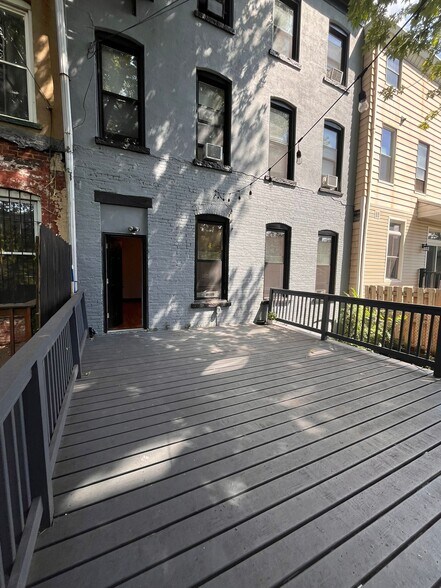 Building Photo - 17 Belmont Ave