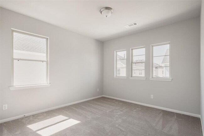 Building Photo - 31138 Mahogany Fir Trl