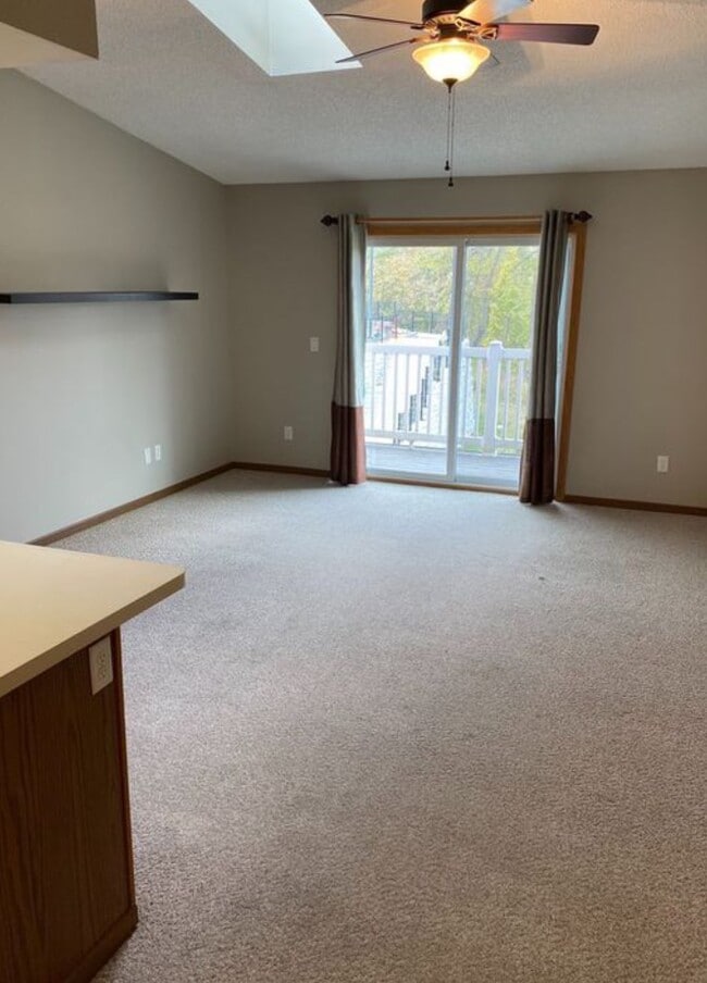 Building Photo - Woodside