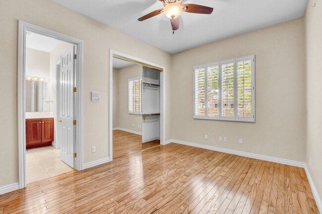 Building Photo - Single Story in Country Club Hills!