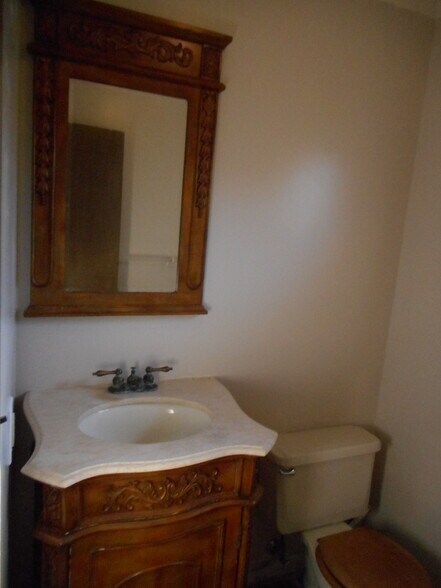 Building Photo - 1E Brookside Hts