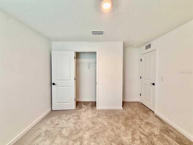 Building Photo - 5745 Helmsman Ct