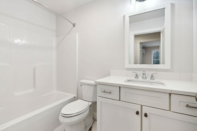 Building Photo - 24 Foliage Way