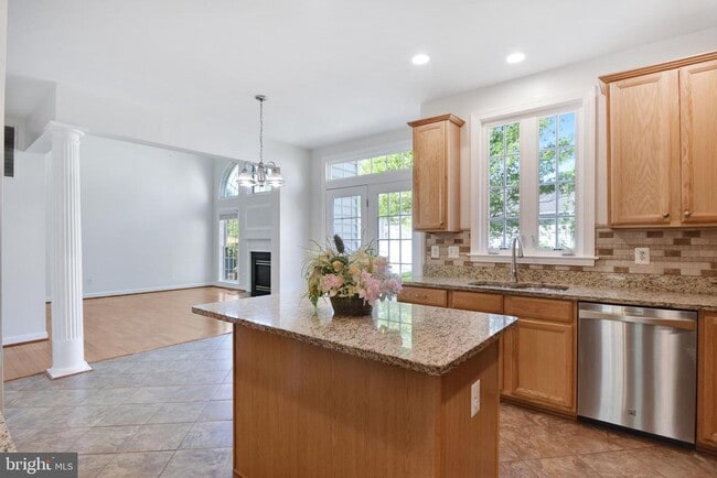 Building Photo - 8416 Churchside Dr