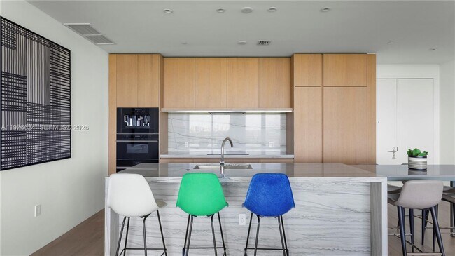 Building Photo - 8701 Collins Ave