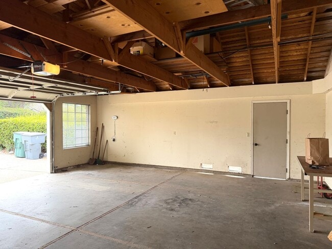 Building Photo - 5523 Freeman Cir