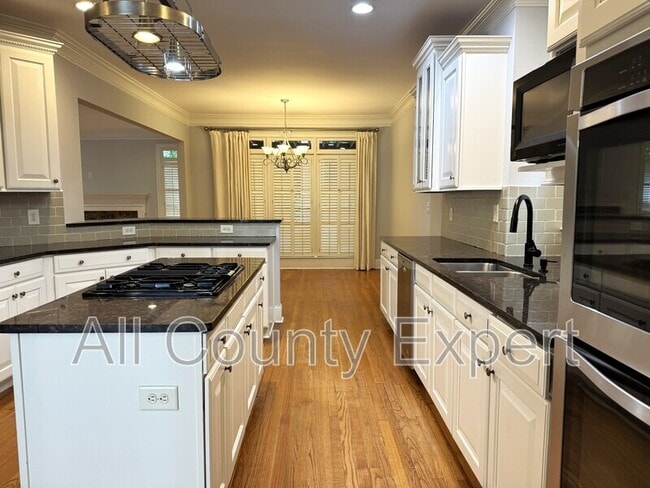 Building Photo - 871 Lenox Ct NE