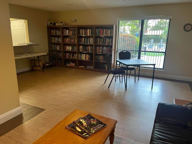 Building Photo - 270 Beaver Dam Ct