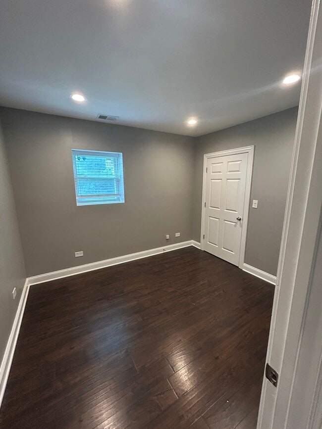 Building Photo - 1301 S 51st Ave