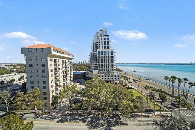 Building Photo - 2401 Bayshore Blvd