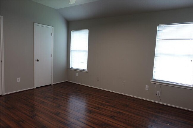 Building Photo - 9123 River Dale Canyon Ln