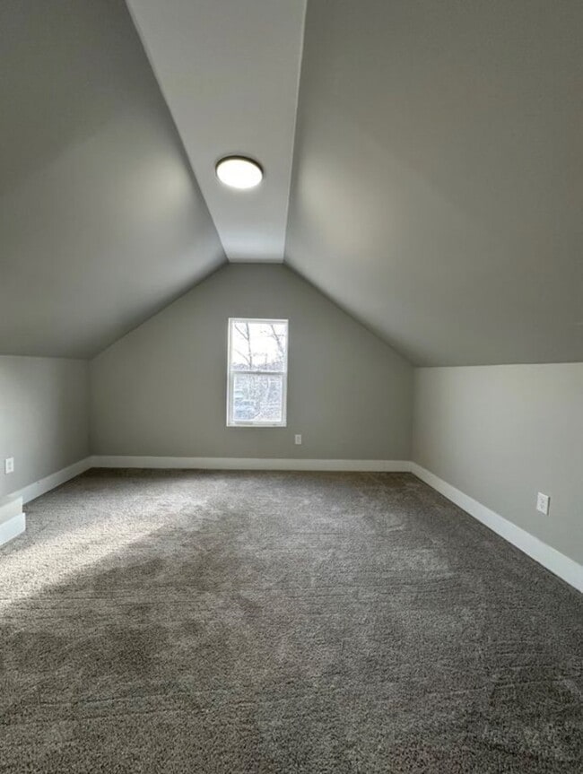 Building Photo - 2110 Mckinley Ave