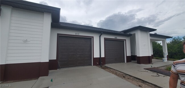 Primary Photo - 884 Apartment St