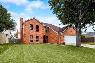 Building Photo - 2848 Ironwood Dr