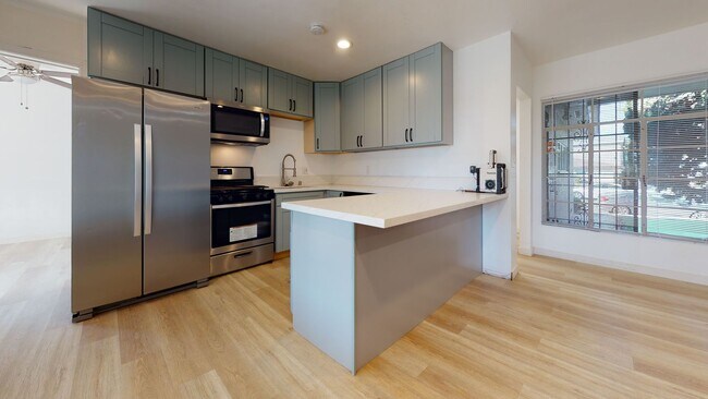 Primary Photo - 5231 E Falls View Dr