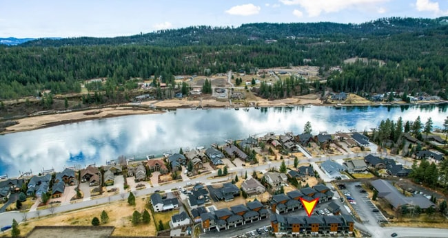 Building Photo - 3 Bedroom, 2 Bath Coeur d' Alene Condo