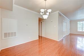 Building Photo - 2255 Braeswood Park Dr