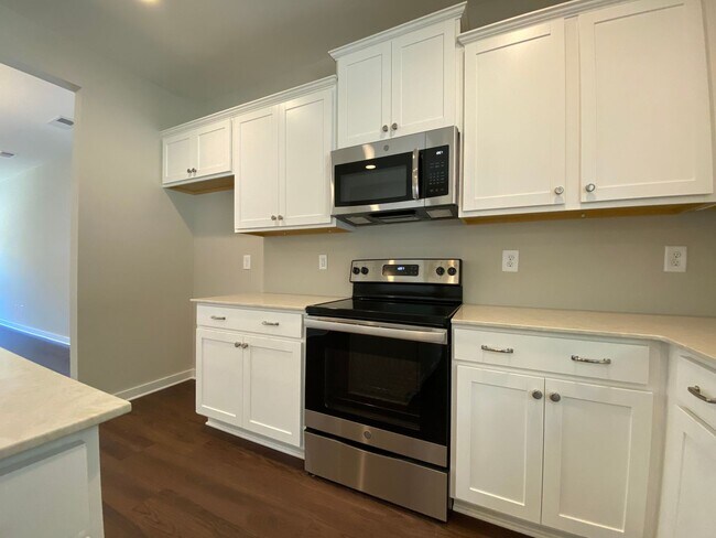Building Photo - Home for Rent in Pinson, AL!!! Available to View!
