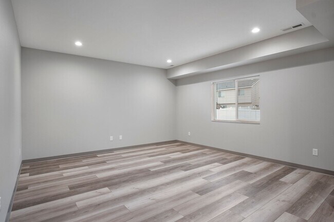 Building Photo - 1719/1721 N Manifold Ln