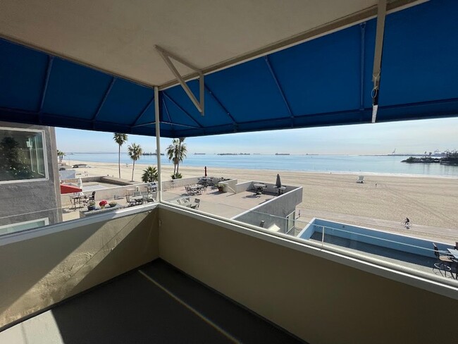 Building Photo - Must See!: Ocean Front 2 bed 2 bath Condo ...