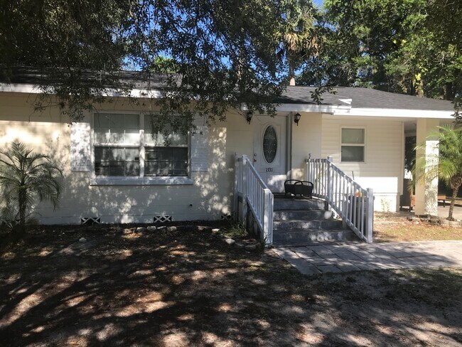 Building Photo - 1331 S Summerlin Ave