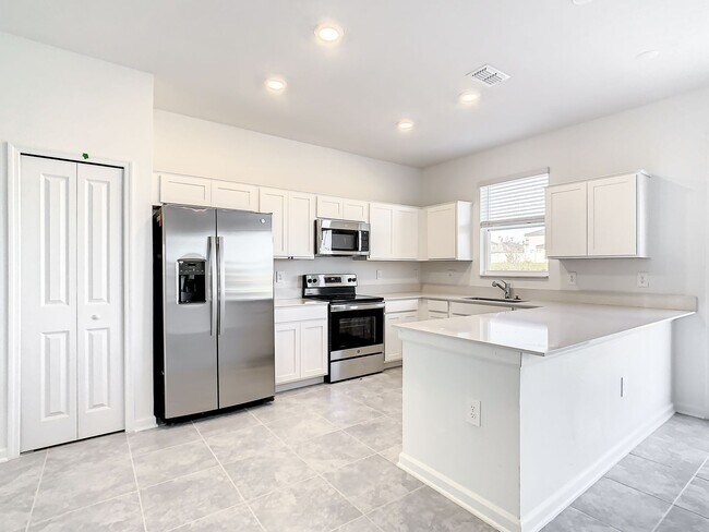 Building Photo - 409 Bogey Dr