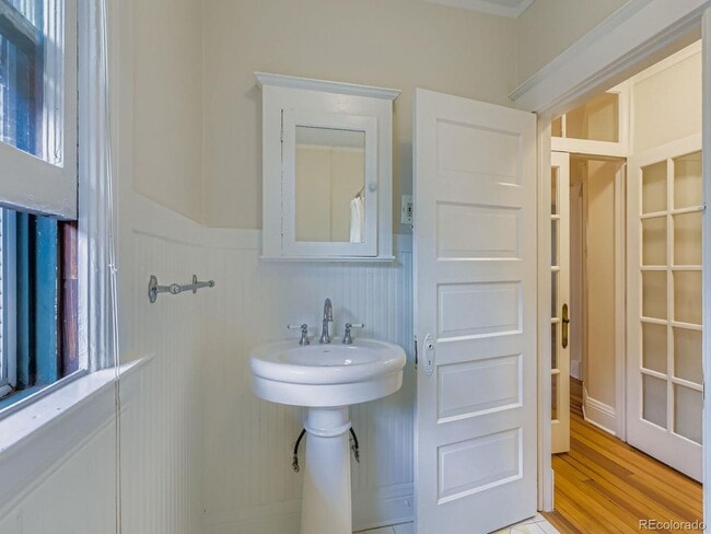 Building Photo - Charming and Historic 3 bedroom home