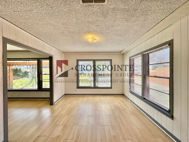 Building Photo - Available! 3/1.5 Single-Family Home in Tyler!