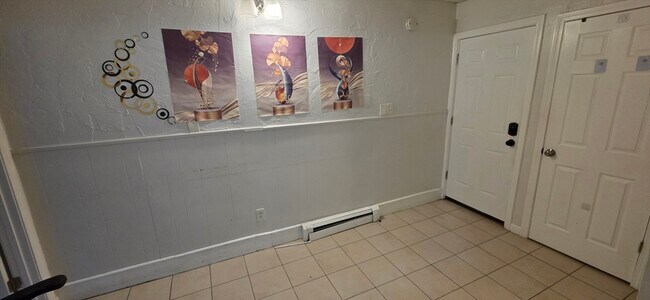 Building Photo - 721 Broadway