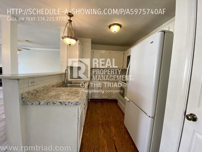Building Photo - Available Soon -Updated 2BR/2BA Condo in M...