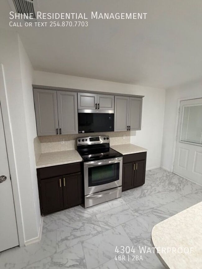 Building Photo - 4304 Waterproof-