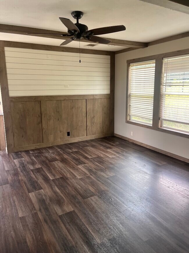 Building Photo - 95 Pine Ridge Dr