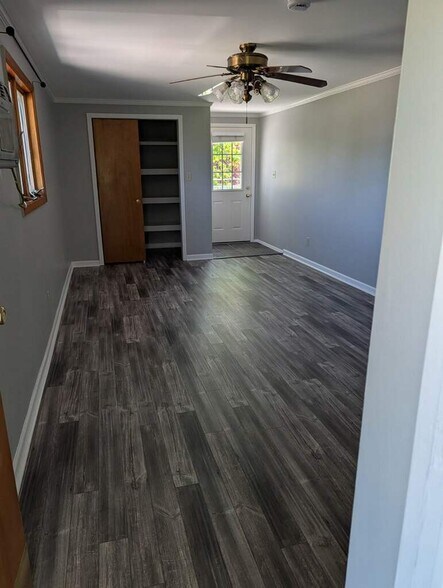 Building Photo - 5365 Van Buren Bay Ct