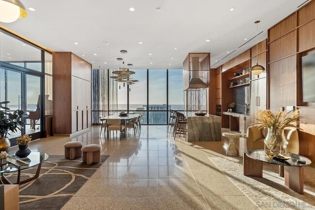 Building Photo - 1331 Columbia St