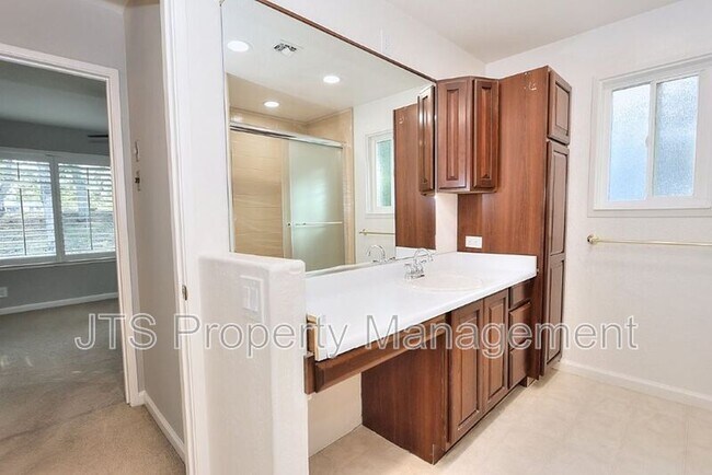 Building Photo - 9529 Lake Natoma Dr
