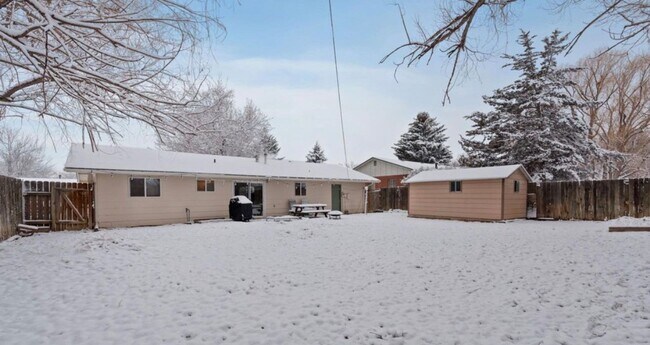 Building Photo - 3 Bed House w/ Huge Yard + Garage – Near Old Town & CSU