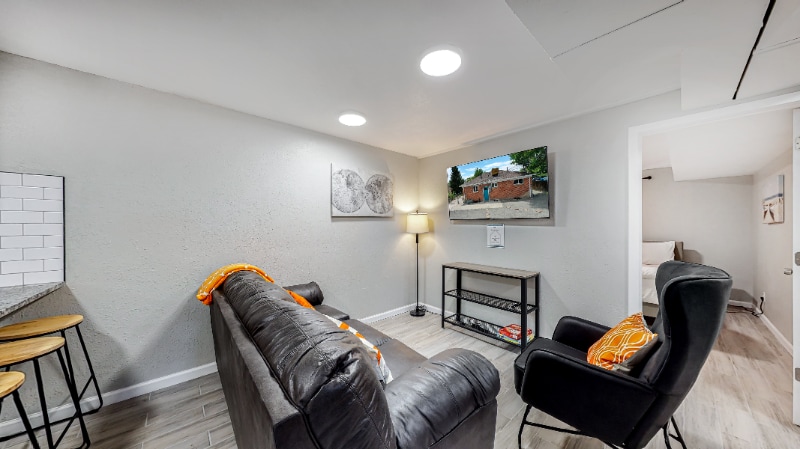 Building Photo - 7020 Avrum Dr