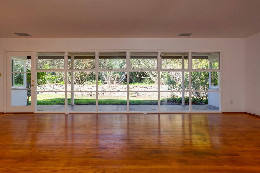 Building Photo - 634 Tarento Dr