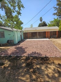 Building Photo - 814