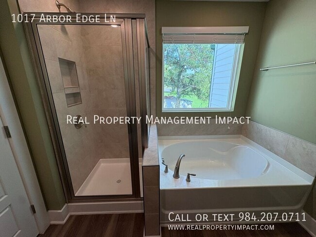 Building Photo - 1017 Arbor Edge Ln